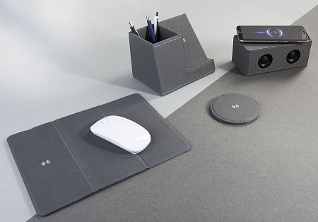 Настольное беспроводное зарядное устройство "Cool Gray", переработанный пластик (RPET)